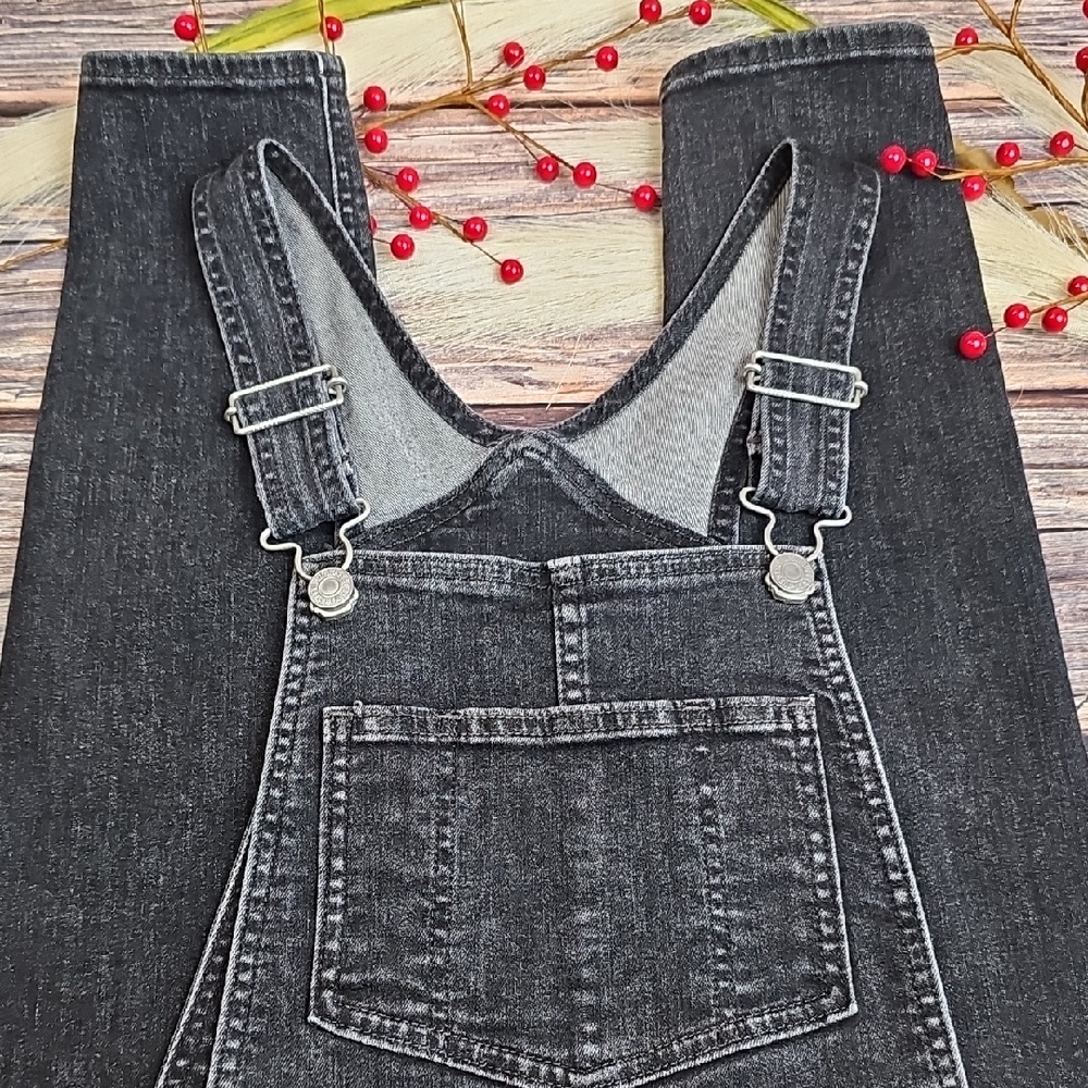 LEVI'S BLACK PREMIUM DENIM SKINNY ANKLE BIB OVERALLS